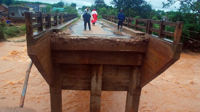 Xa lu dot ngot, ca thi tran tan hoang trong phut choc hinh anh