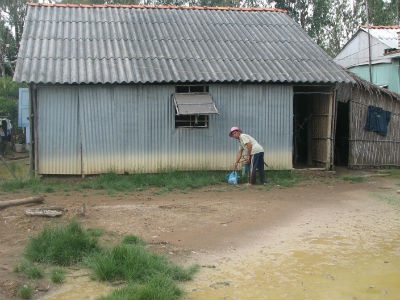 Lo vu cuong buc tap the tu tieng keu cuu trong mo hinh anh