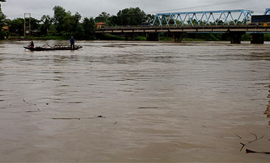 Mua lu cuon troi 12 nguoi mat tich tai Dak Lak hinh anh