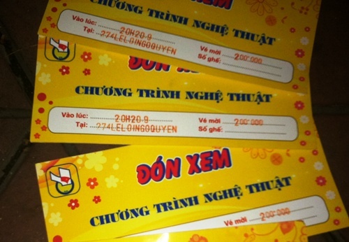 Hang tram nguoi Hai Phong mua phai ve xem mua roi gia hinh anh