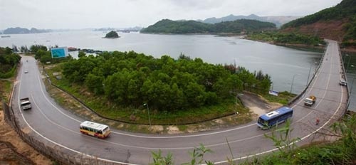 Bong dung duoc tang 66 ty: 7 quan chuc dong tinh lam sai hinh anh