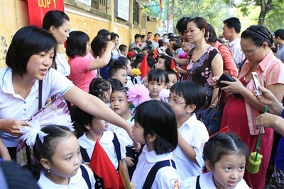 Thi diem phu huynh quyet dinh thu chi trong truong hinh anh