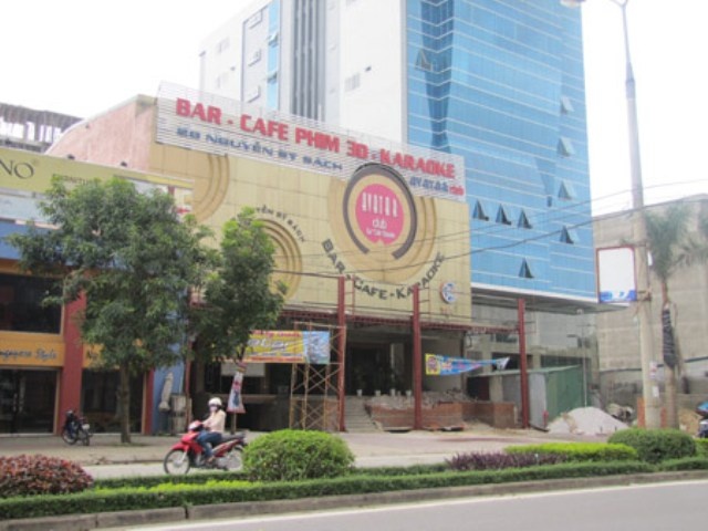 Nhom xa sung o vu truong bi bat tren duong chay tron hinh anh