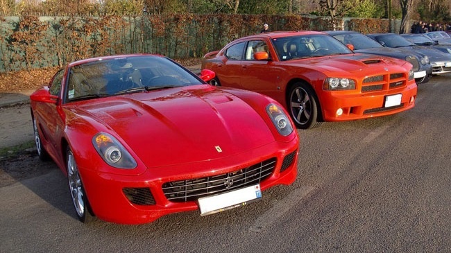 9X bi ‘nem da’ vi len mang tuyen ban trai doanh nhan hinh anh