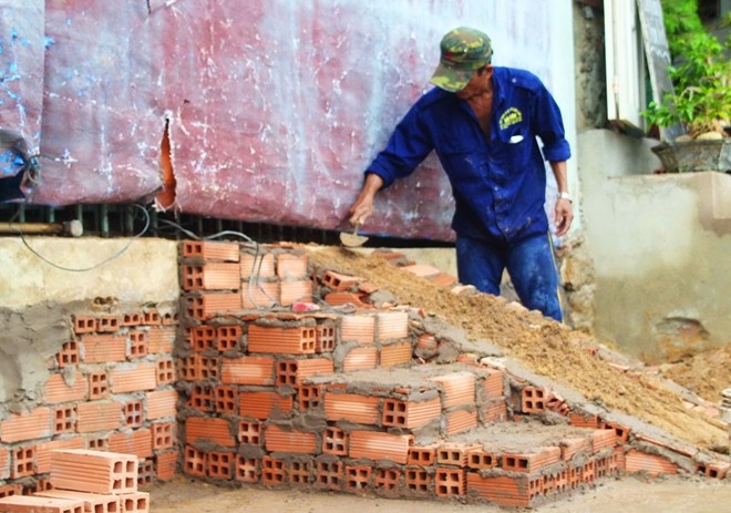 Xay dung bac them tren duong de dat xe se bi phat hinh anh