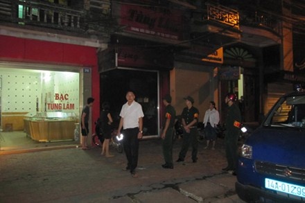 Chi tiet vu nghi pham cuop tiem vang bat thanh roi tu sat hinh anh