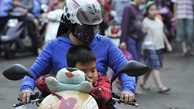 Hinh anh con cai chung ta ga gat den truong hinh anh