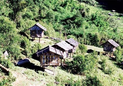 Tuc cong nguoi chet va noi am anh ma rung hinh anh