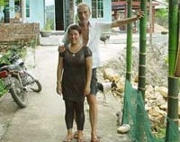 Cuoc tinh ky la cua trieu phu My va co gai Viet hinh anh