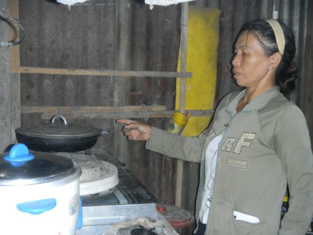 Nguoi dan ba bo com nghien an… hoa van tho hinh anh