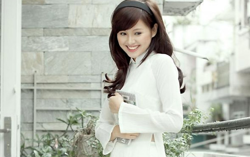 Hot girl cac the he trong trang phuc ao dai hinh anh