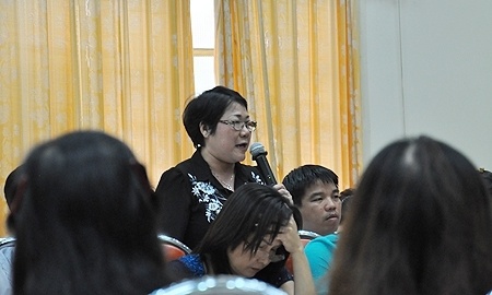 Ban thit lon, ghi lo de kiem chu nhom lop mam non hinh anh