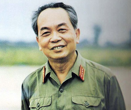 Dai tuong Vo Nguyen Giap xung dang dua vao SGK lich su hinh anh