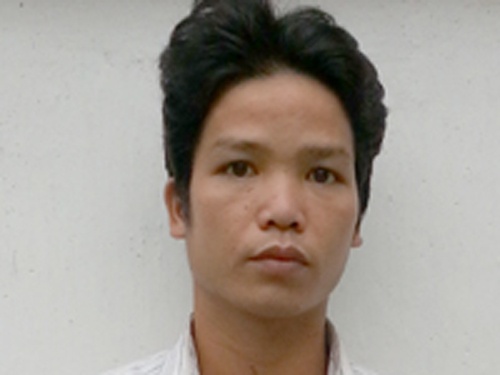 Nem da vao mat truong cong an xa hinh anh