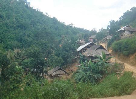 Thien duong sung suong Hon Cau: Son nu sap bay buon nguoi hinh anh