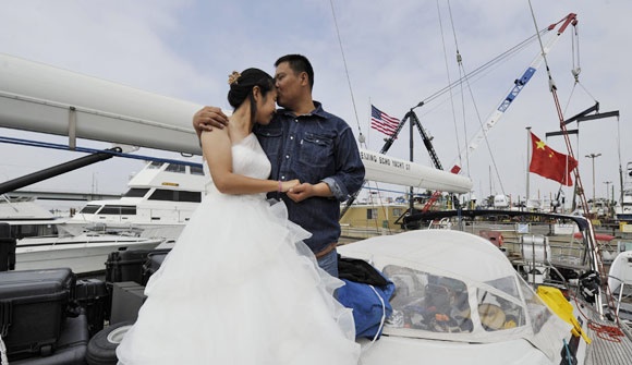 Du thuyen qua 24 quoc gia den Nam Cuc lam dam cuoi hinh anh