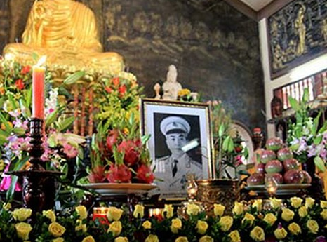 Ca khuc cam dong ve Tuong Giap nhan le 49 ngay hinh anh