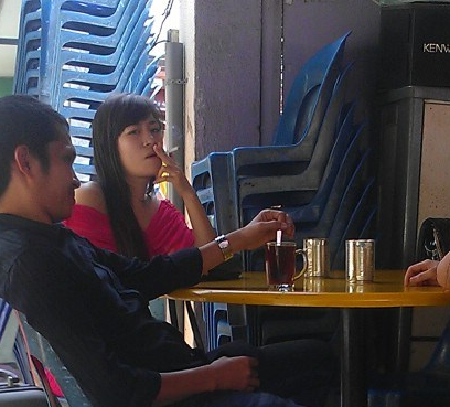 Hanh trinh cuu co gai bi buoc phai ban dam o xu nguoi hinh anh