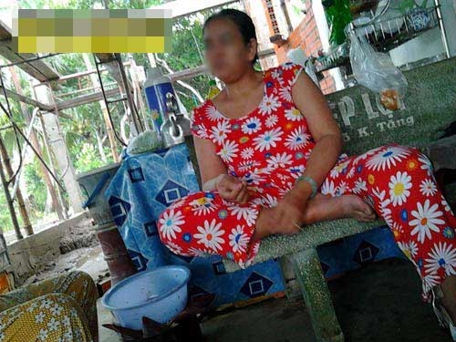 Co gai dung hang ty dong trung so tra thu doi bang co bac hinh anh