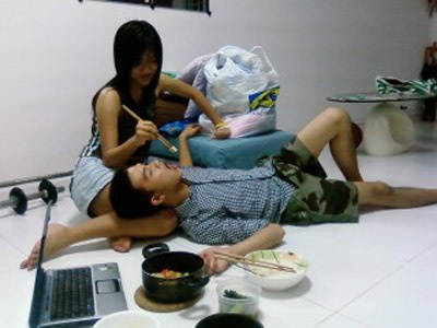 Nam sinh the tham vi song thu hinh anh