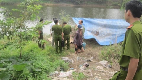 Xac chet co nhieu hinh xam tren song Sai Gon hinh anh