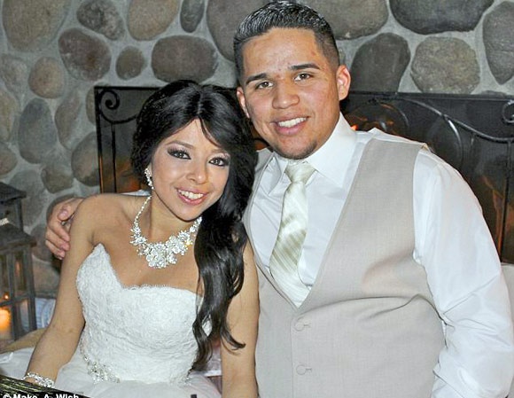 Le cuoi xuc dong cua co gai 18 tuoi bi ung thu hinh anh