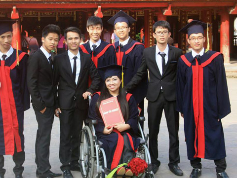 Co gai liet hai chan tro thanh sinh vien Tai chinh xuat sac hinh anh