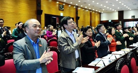 97,59% dai bieu Quoc hoi an nut thong qua Hien phap hinh anh