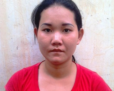 Khoi to nguoi giu tre dap vo tim be 18 thang tuoi hinh anh