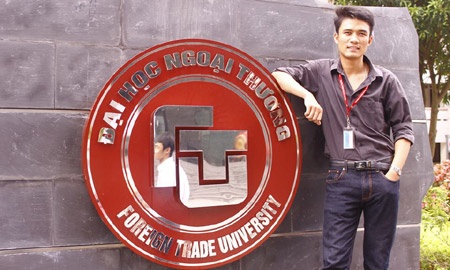 Gap 9X dien trai la SV Ngoai thuong tieu bieu hinh anh