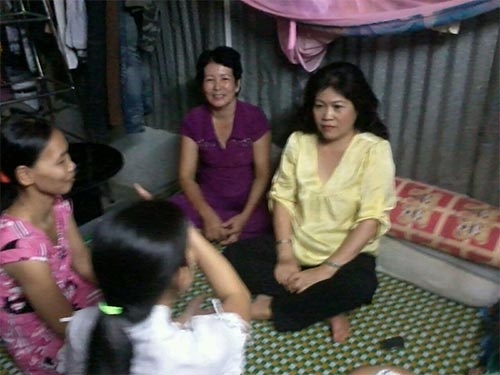 Mang thai ho gia nua ty dong hinh anh