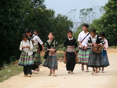 Mua 'cuop' vo: Tieng thet cua co gai giua rung hoang hinh anh