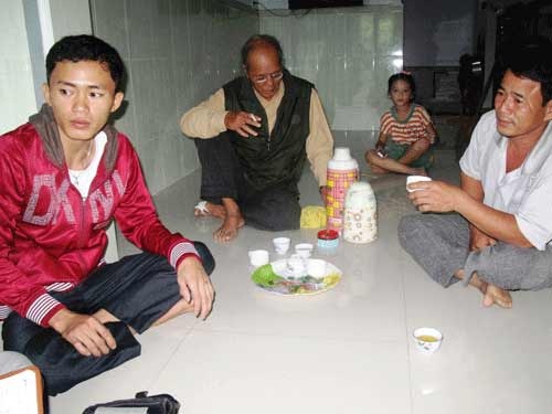 Lat thuyen tren vung bien Truong Sa, 1 nguoi chet hinh anh