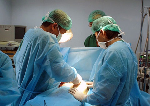 Tiet lo gay soc ve cac chieu lam tien cua bac si tham my hinh anh