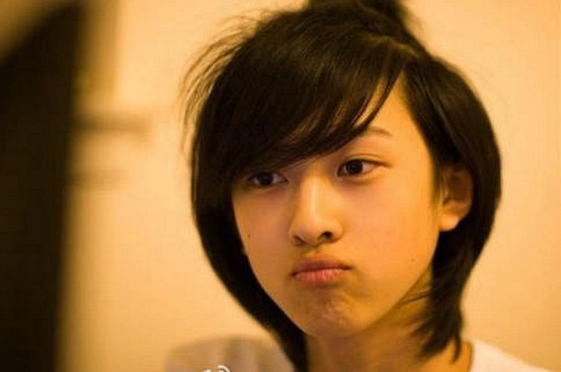 Chao dao vi chang trai xinh nhu hot girl hinh anh