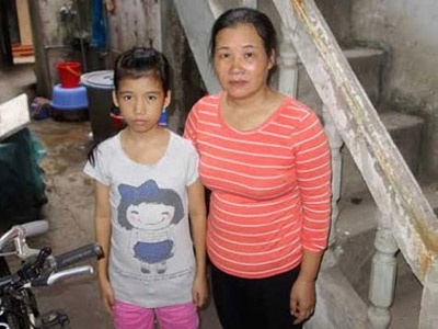 Cuoc doi co be 26kg phu thuoc nhung bich mau hinh anh