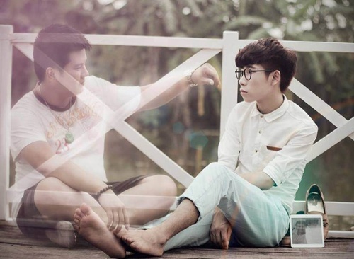 Chuyen tinh trai ngang cua mot dong tinh nam hinh anh