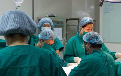 Thue giai phau tham my dao tieu phau nguc hinh anh