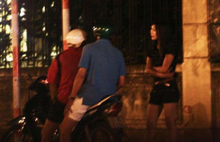 Phan doi gai ban dam bi anh trai lua ban cho 'dai gia' hinh anh