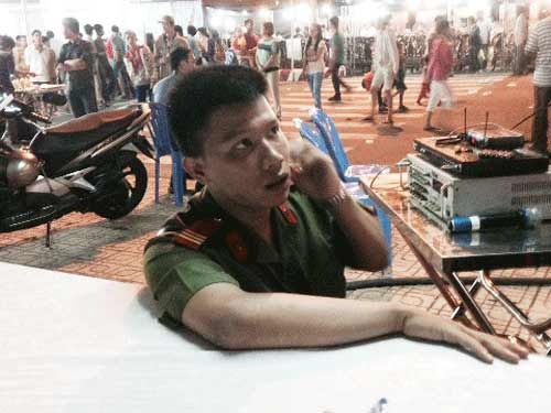 Di tuan tra, cong an dom dung cong an that hinh anh