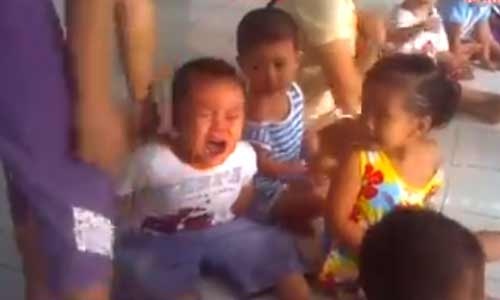 Co giao day tre bang... dep, thia inox hinh anh