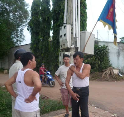 Hang van ong vo ve dot chet 1 thuong binh hinh anh
