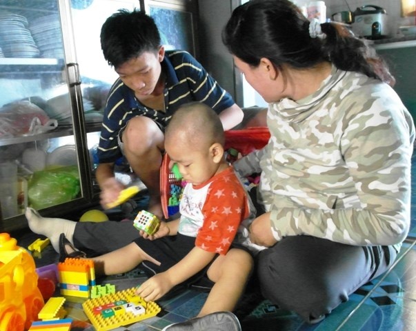 Vu day doa tre mam non: Nha cac be dau dau tim cho gui con hinh anh