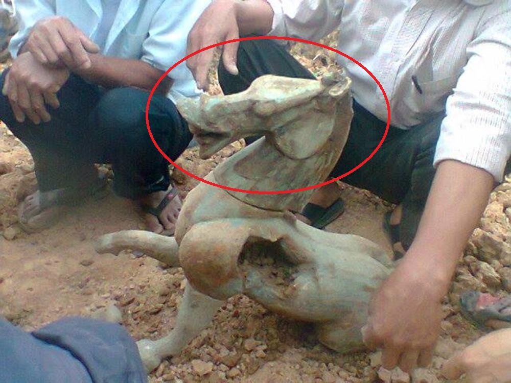 Ngua dong Quoc Oai nam trong mo co nghin nam cua nguoi Han hinh anh