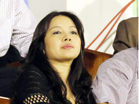 'Nguoi dan ba quyen luc' phia sau bau Kien hinh anh