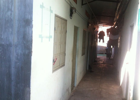 Bat giam 'tu ba' xay phong kin nuoi gai mai dam hinh anh