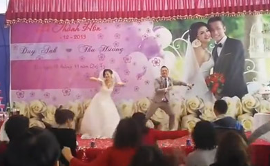 Clip co dau chu re nhay zumba vui nhon trong le cuoi hinh anh