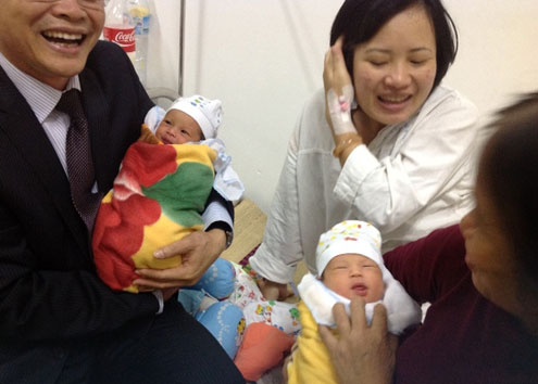 Con sinh tu tinh trung cua nguoi qua co duoc mang ho cha hinh anh