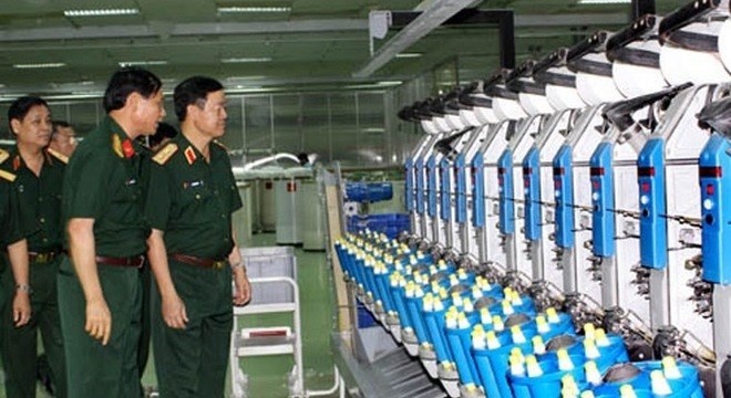 Quan phuc quan doi Viet Nam san xuat o dau? hinh anh