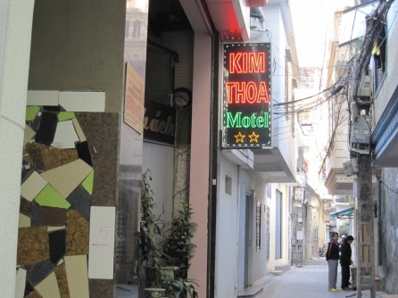 Gia su 'tong tinh' nu sinh, bi truy to may toi danh? hinh anh